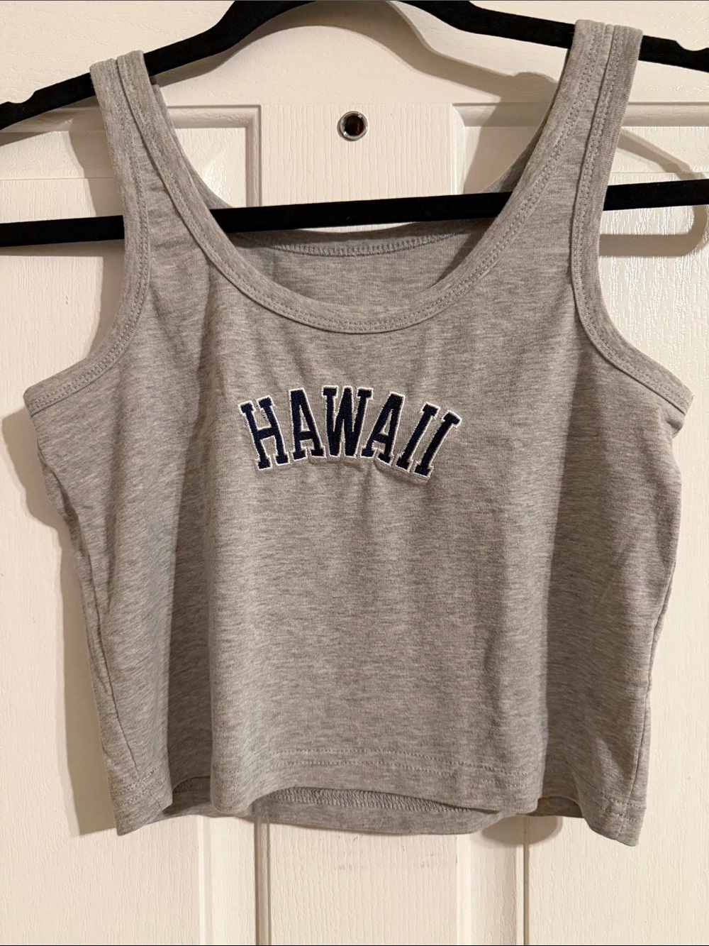 ROMWE Gray 'HAWAII' Cropped Tank Top
